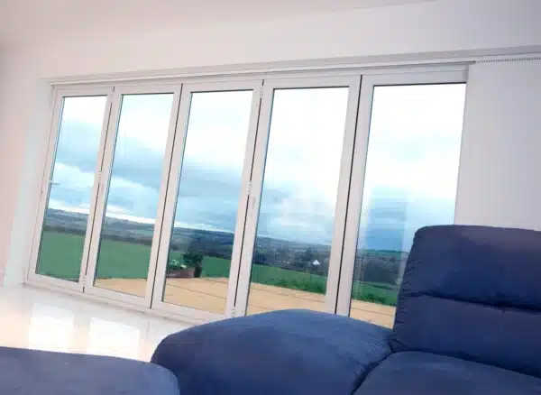 Liniar UPVC bifold. Modlok birfold.
